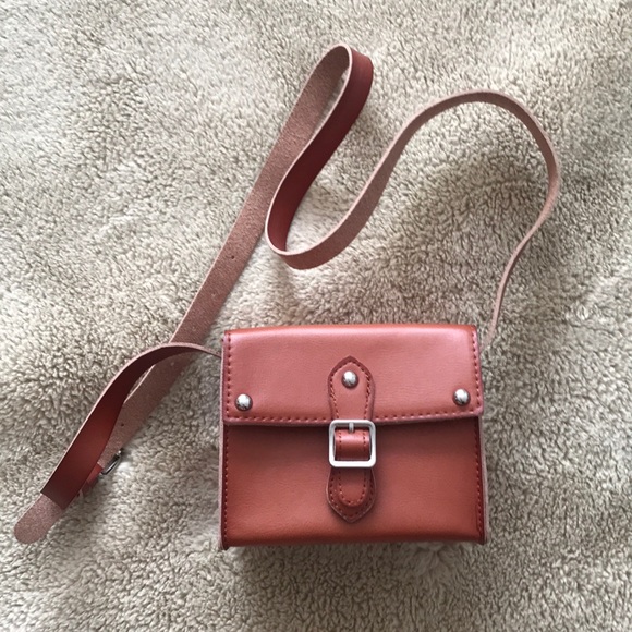 Zara Handbags - Brand new Zara CAMERA crossbody bag!!